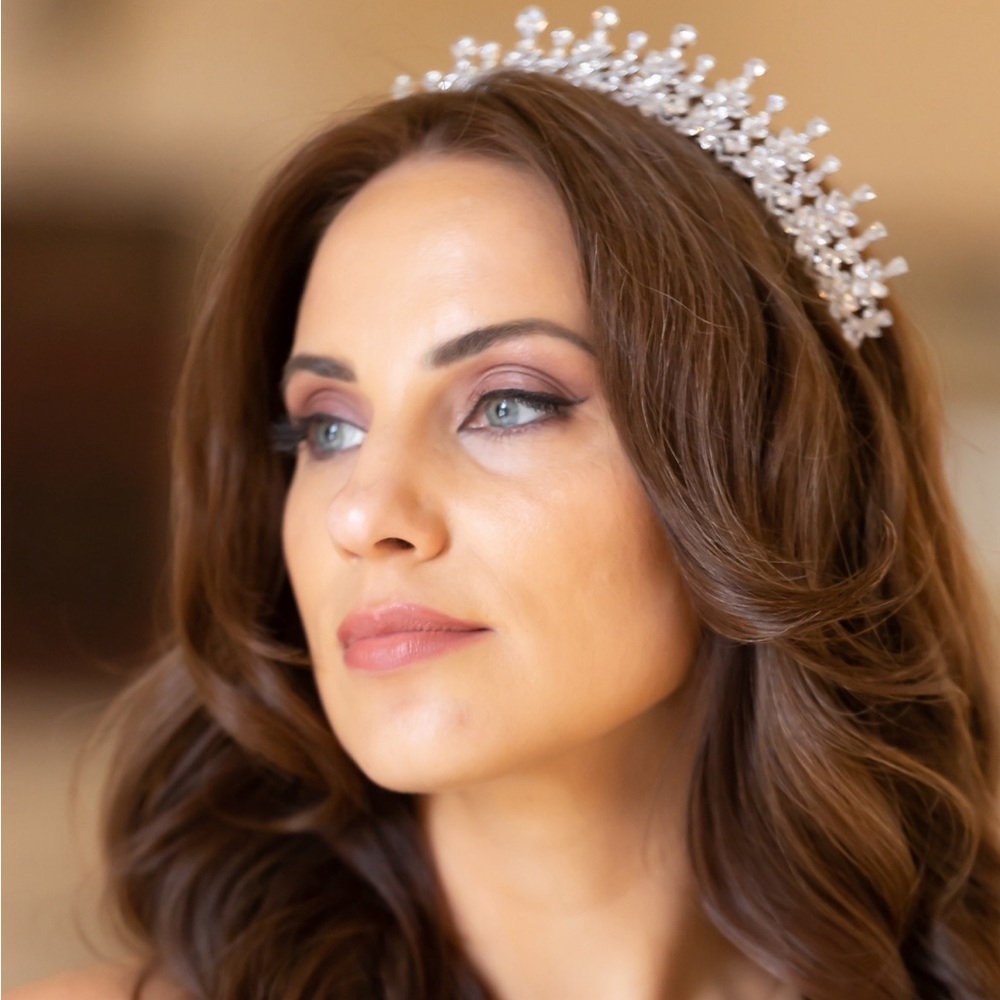 Ellle Couture Swarovski Crystal Tiara (Silver)